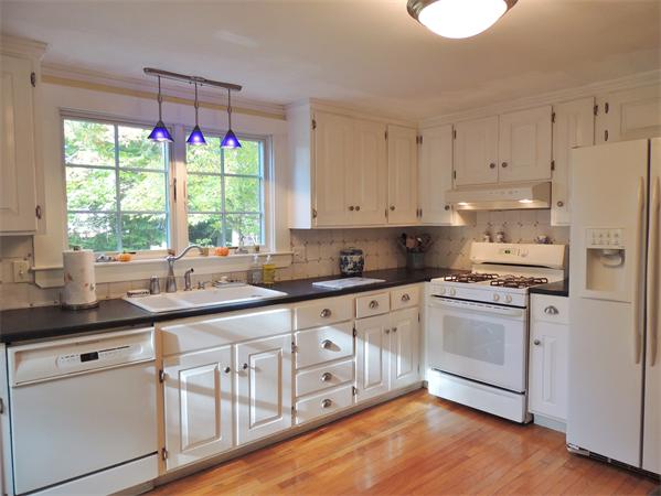 17 Honeysuckle Road Hamilton, MA 01982 - Photo 9 of 22 Gallery Image 9