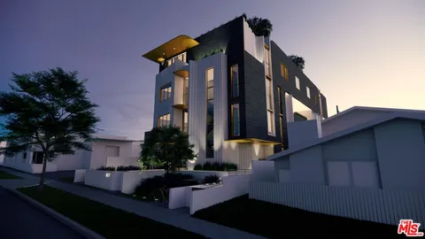 $3,750,000 | 817 16th Street, Santa Monica, CA 90403