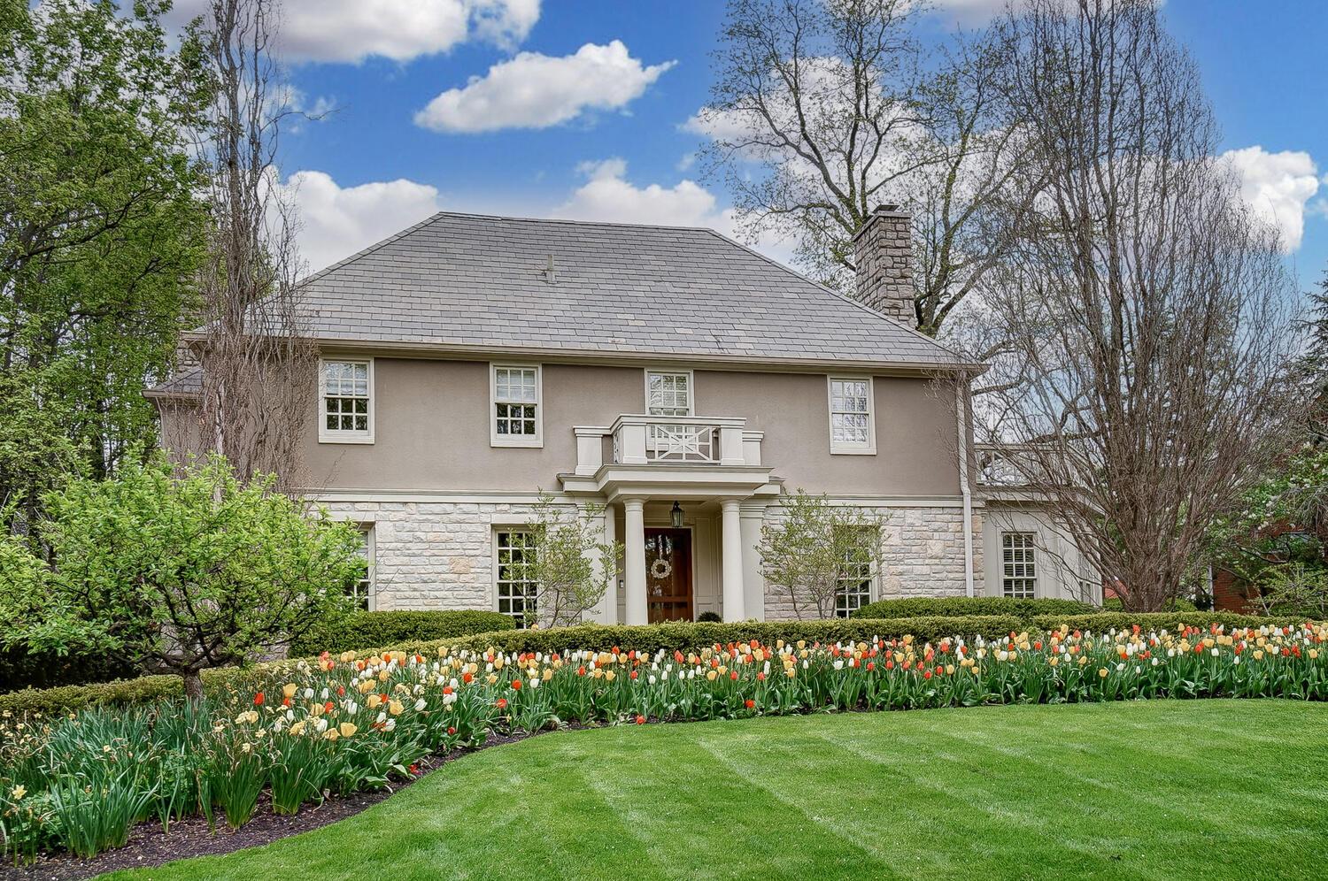2252 Tremont Road Columbus, OH 43221 - Photo 3 of 97 50035945-007_web