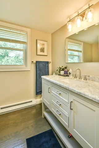 $899,900 | 20 Lakeview Road, Webster, MA 01570