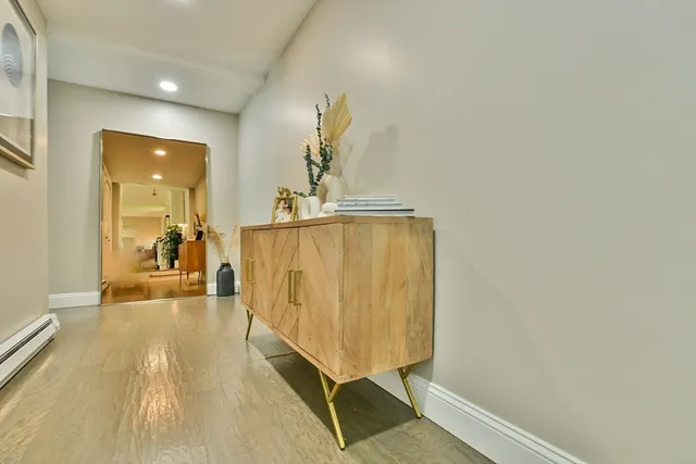 $899,900 | 20 Lakeview Road, Webster, MA 01570