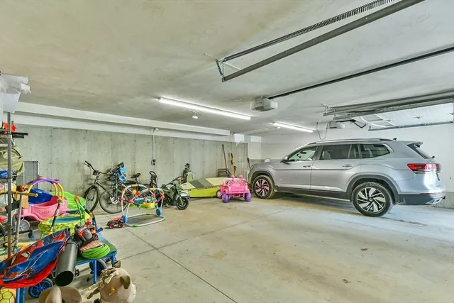 $899,900 | 20 Lakeview Road, Webster, MA 01570