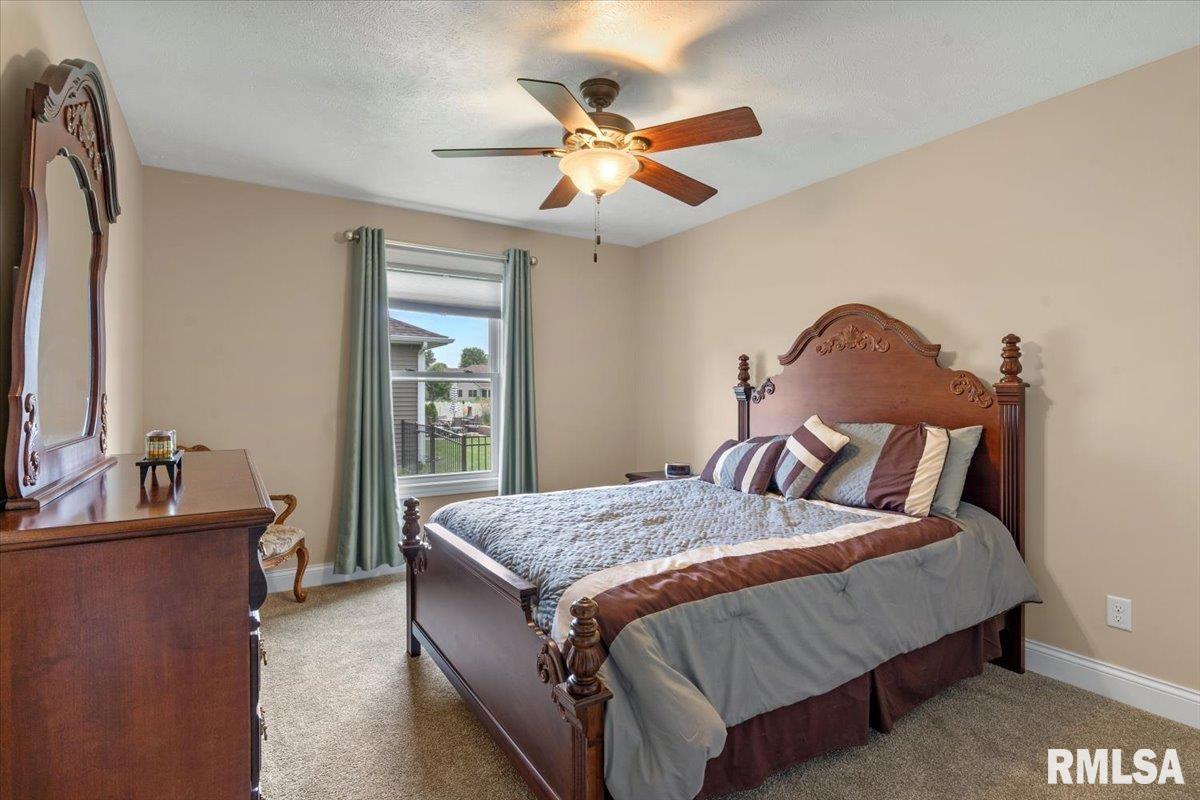 2820 Castlerock Ridge Springfield, IL 62711 - Photo 25 of 43