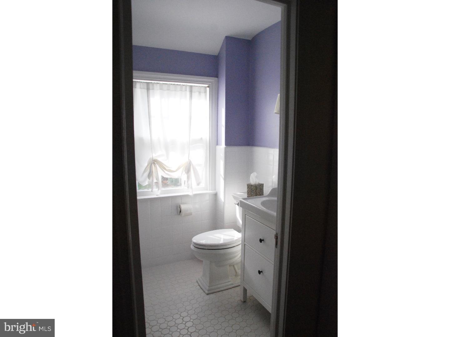942 Remington Road Wynnewood, PA 19096 - Photo 17 of 25 Bathroom
