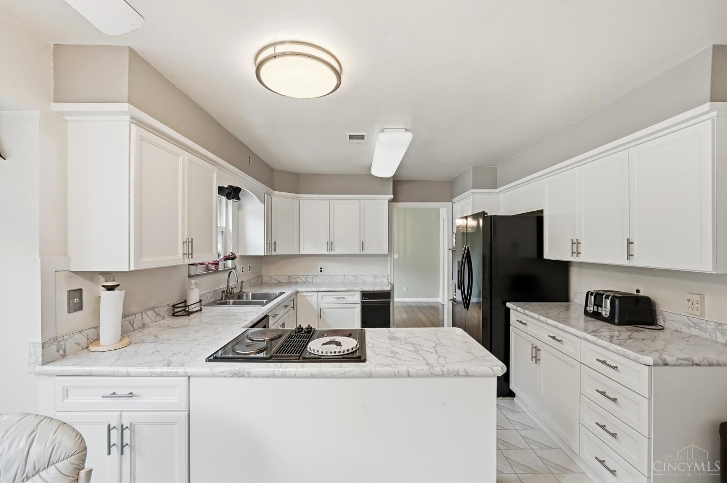 1072 West Galbraith Road Cincinnati, OH 45231 - Photo 12 of 56