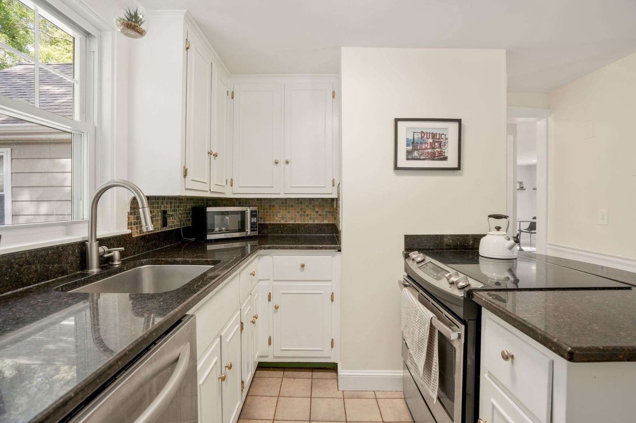 112 Myrtle Street Ashland, MA 01721 - Photo 8 of 19 Gallery Image 8