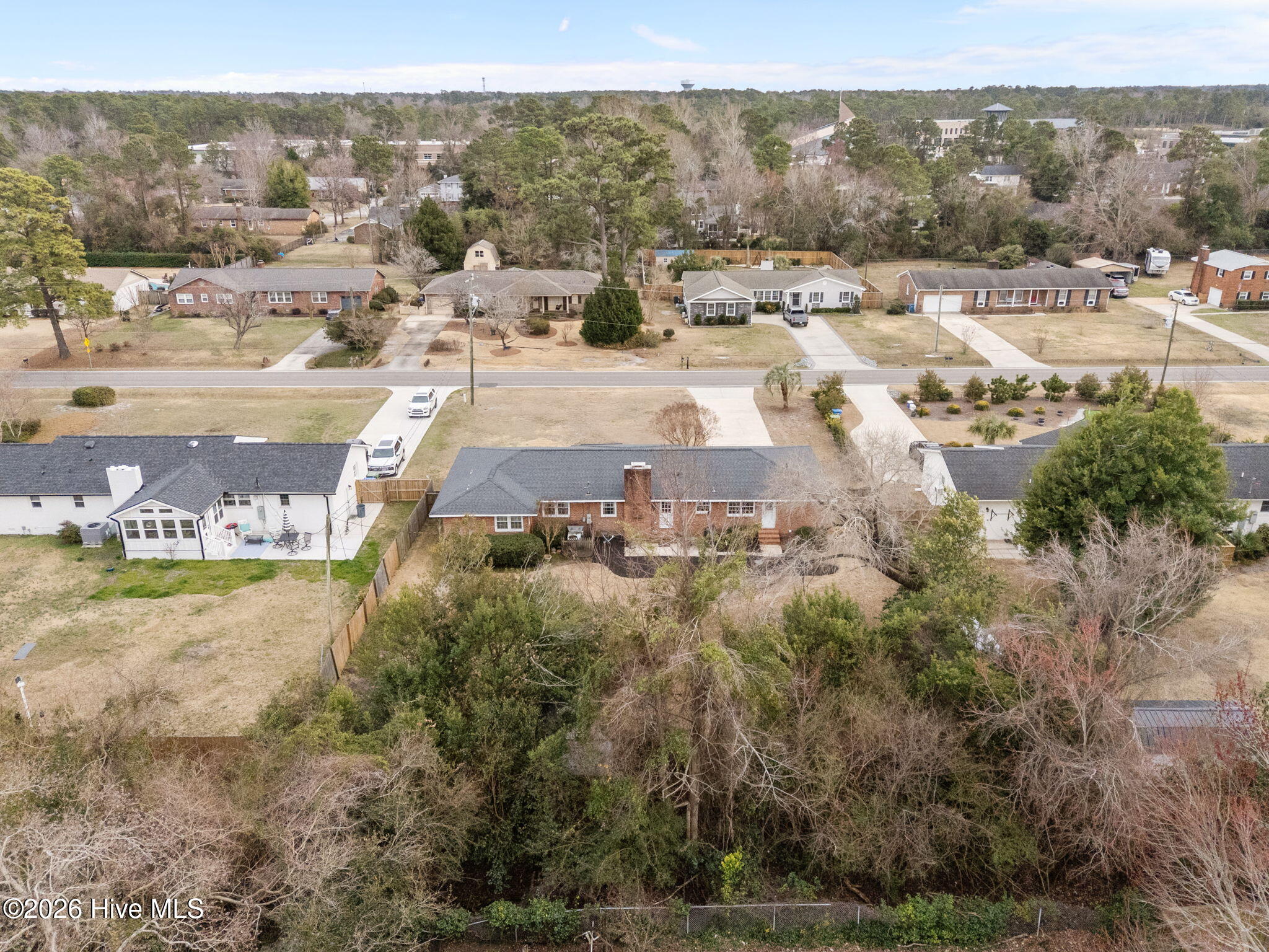 129 Tanbridge Road Wilmington, NC 28405 - Photo 10 of 43 7-web-or-mls-Photo Feb 24 2026, 4 27 04
