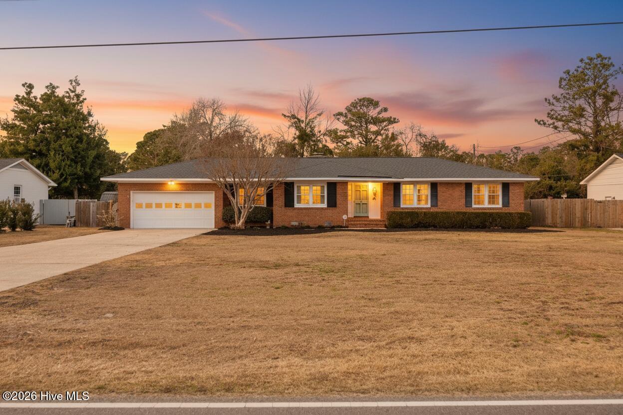 129 Tanbridge Road Wilmington, NC 28405 - Photo 2 of 43 IMG_2167