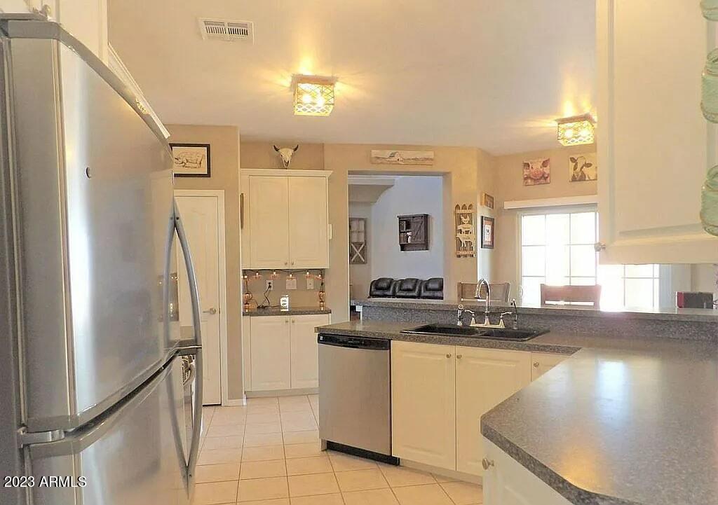 48559 Mountain View Road Bouse, AZ 85325 - Photo 19 of 45 Kitchen