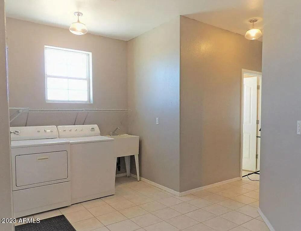 48559 Mountain View Road Bouse, AZ 85325 - Photo 29 of 45 Laundry