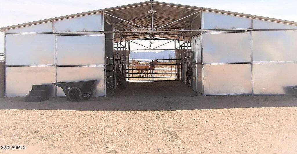 48559 Mountain View Road Bouse, AZ 85325 - Photo 32 of 45 Barn Front