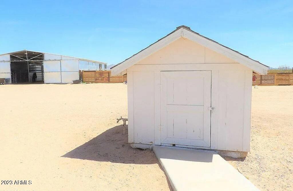 48559 Mountain View Road Bouse, AZ 85325 - Photo 10 of 45 Well House