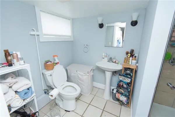 $1,750 | 11 Crescent Road, Unit 1, Middletown, RI 02842