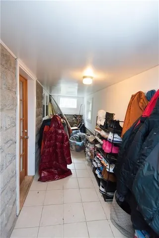 $1,750 | 11 Crescent Road, Unit 1, Middletown, RI 02842