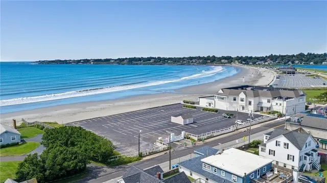 $1,750 | 11 Crescent Road, Unit 1, Middletown, RI 02842