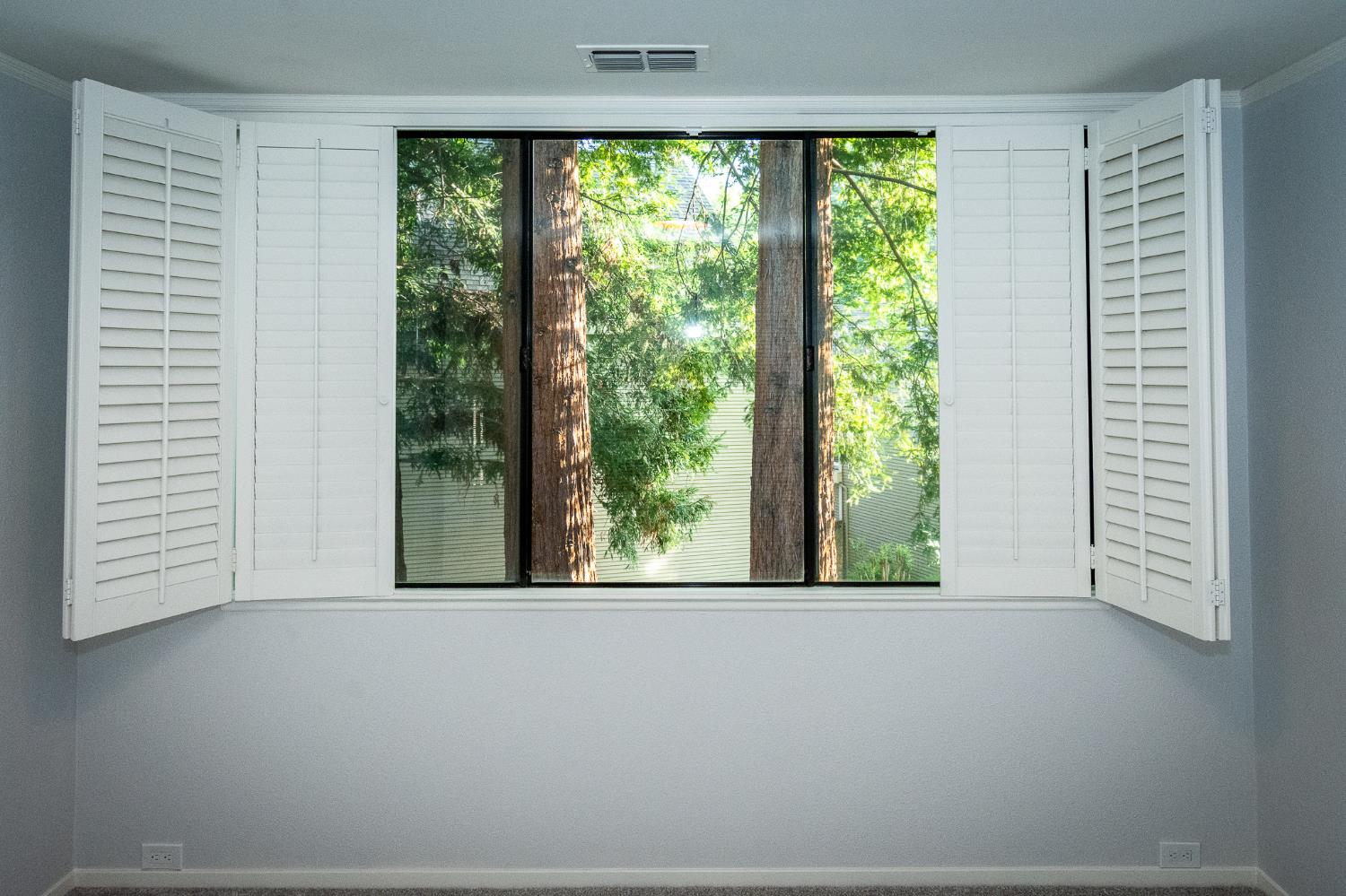 427 Wyndgate Road Sacramento, CA 95864 - Photo 19 of 35 a view of a room that has a window in it