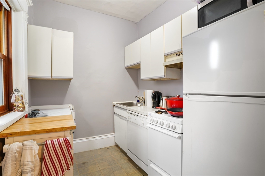 8 Garrison Street, Unit 710 Boston, MA 02116 - Photo 4 of 7