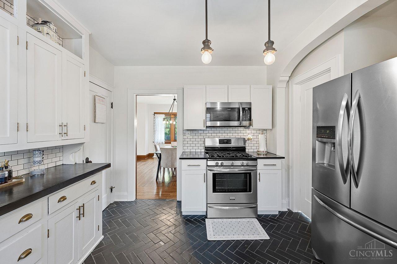 6244 Montgomery Road Cincinnati, OH 45213 - Photo 12 of 40 Gallery Image 12