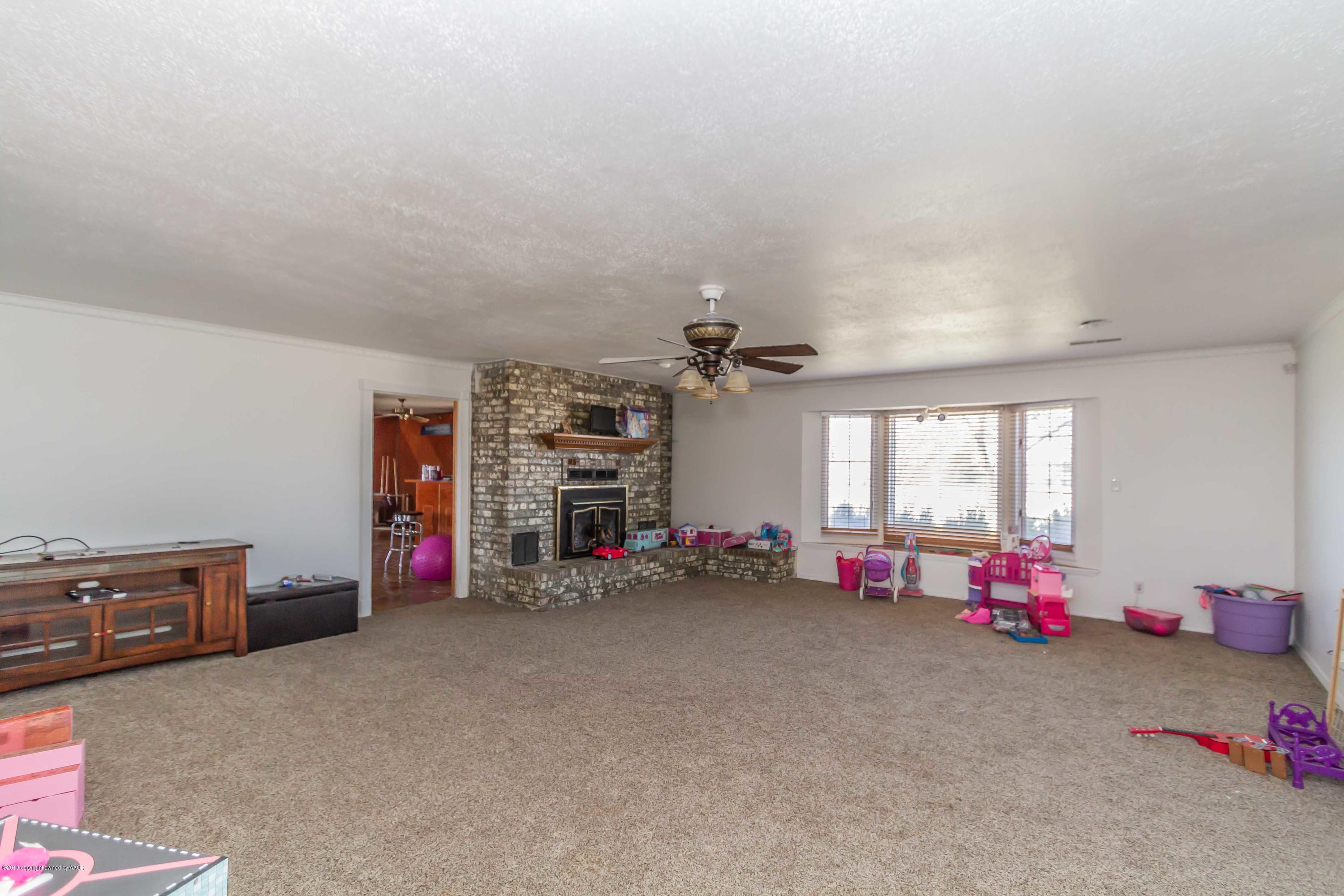 303 Caddo Road Amarillo, TX 79108 - Photo 34 of 44 DEN VIEW 3