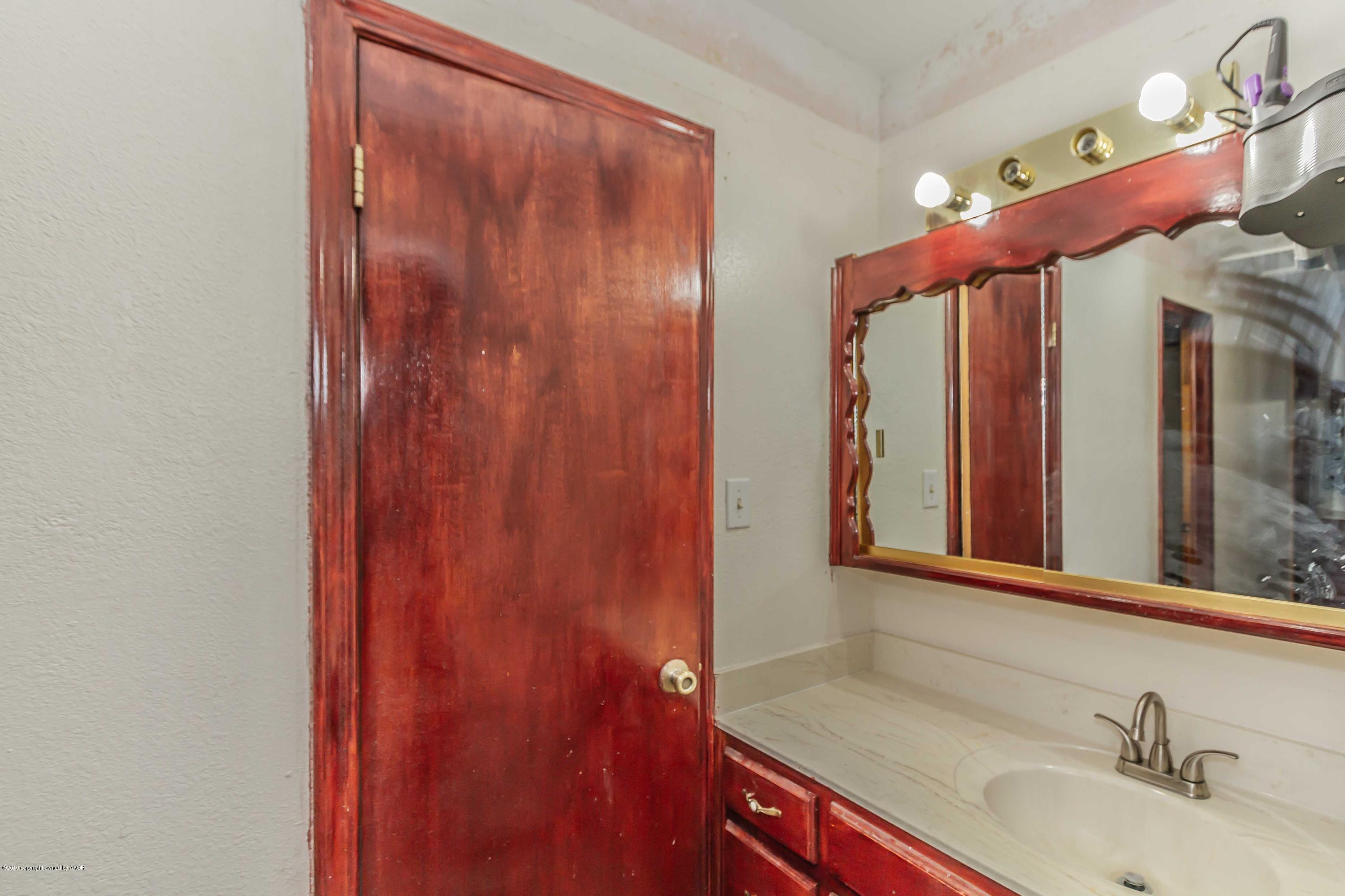 303 Caddo Road Amarillo, TX 79108 - Photo 36 of 44 MASTER BATH VIEW 2