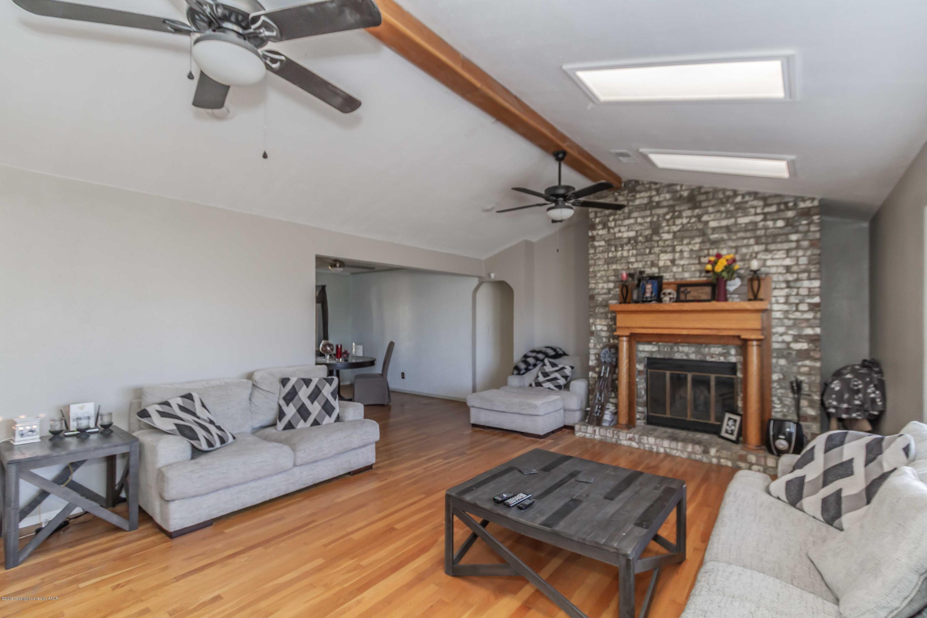 303 Caddo Road Amarillo, TX 79108 - Photo 4 of 44 LIVING ROOM VEIW 3