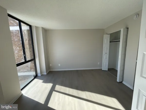 $1,850 | 2300 Pimmit Drive, Unit 411, Falls Church, VA 22043