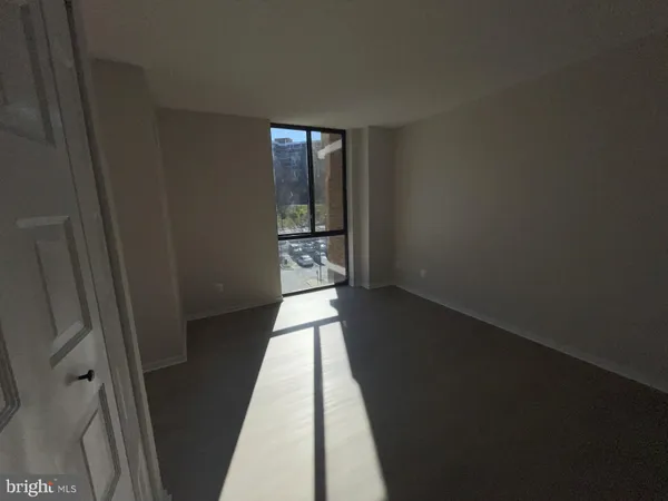 $1,850 | 2300 Pimmit Drive, Unit 411, Falls Church, VA 22043