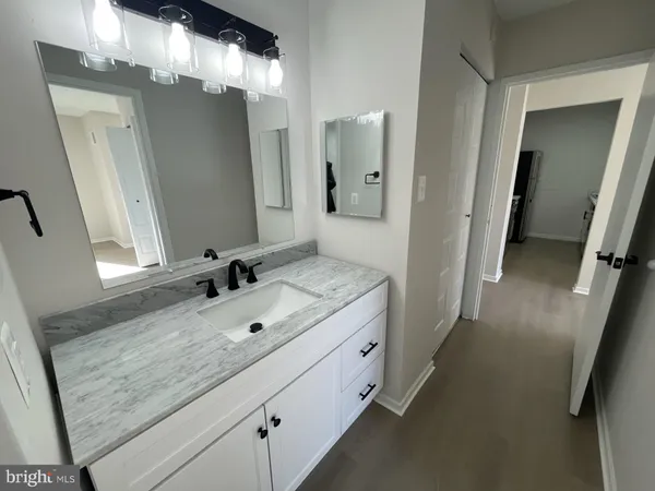 $1,850 | 2300 Pimmit Drive, Unit 411, Falls Church, VA 22043