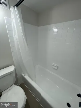 $1,850 | 2300 Pimmit Drive, Unit 411, Falls Church, VA 22043