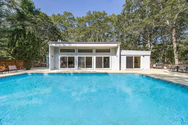 $40,000 | 70 Longwoods Lane, East Hampton, NY 11937