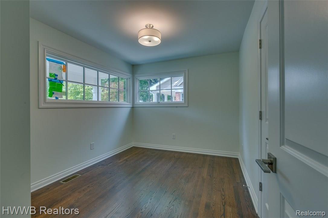 2279 Pembroke Road Birmingham, MI 48009 - Photo 5 of 29 1st floor 4th bedroom or office. Great for guests and family