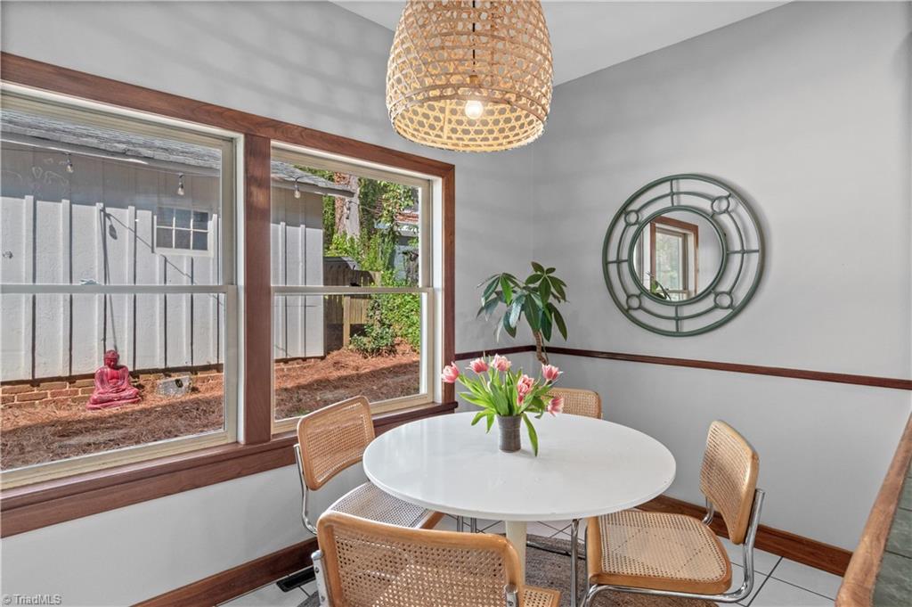 174 North Hawthorne Road Winston-Salem, NC 27104 - Photo 11 of 37