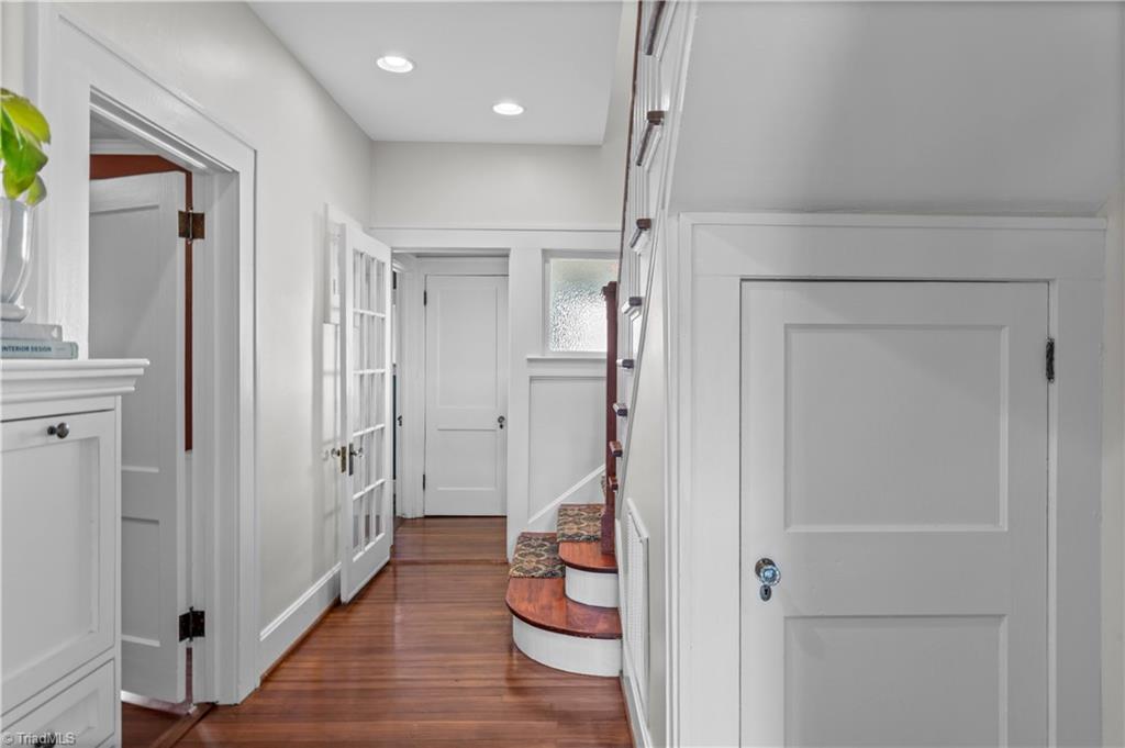 174 North Hawthorne Road Winston-Salem, NC 27104 - Photo 14 of 37