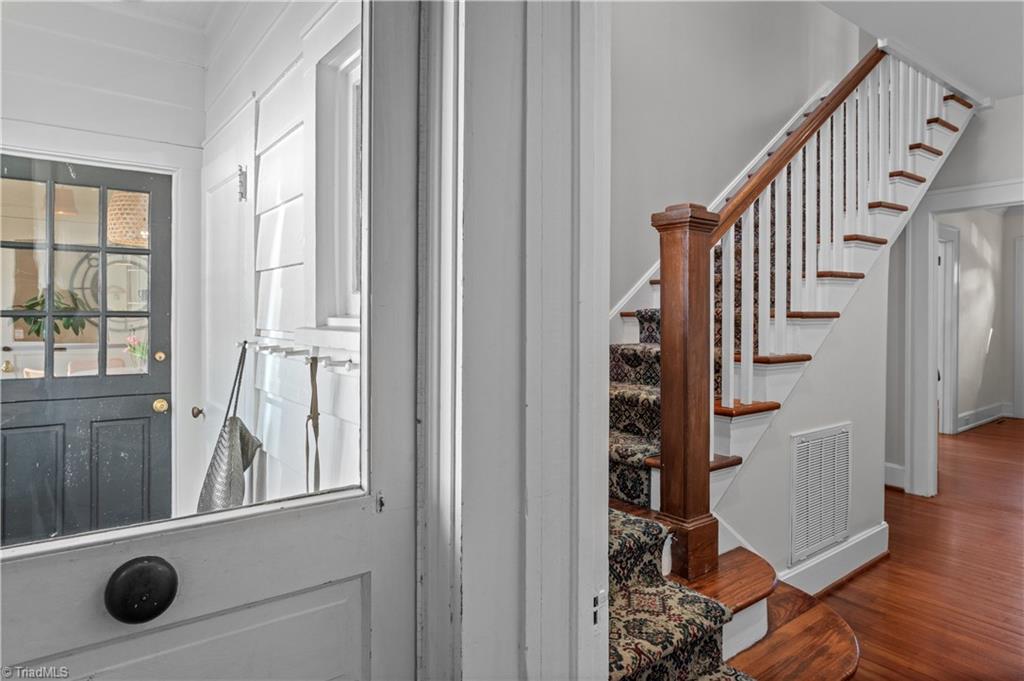 174 North Hawthorne Road Winston-Salem, NC 27104 - Photo 15 of 37