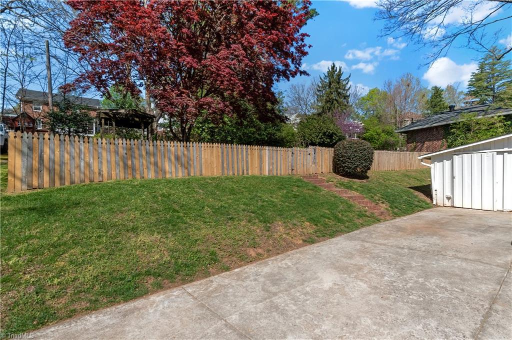 174 North Hawthorne Road Winston-Salem, NC 27104 - Photo 37 of 37