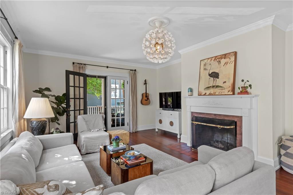 174 North Hawthorne Road Winston-Salem, NC 27104 - Photo 4 of 37