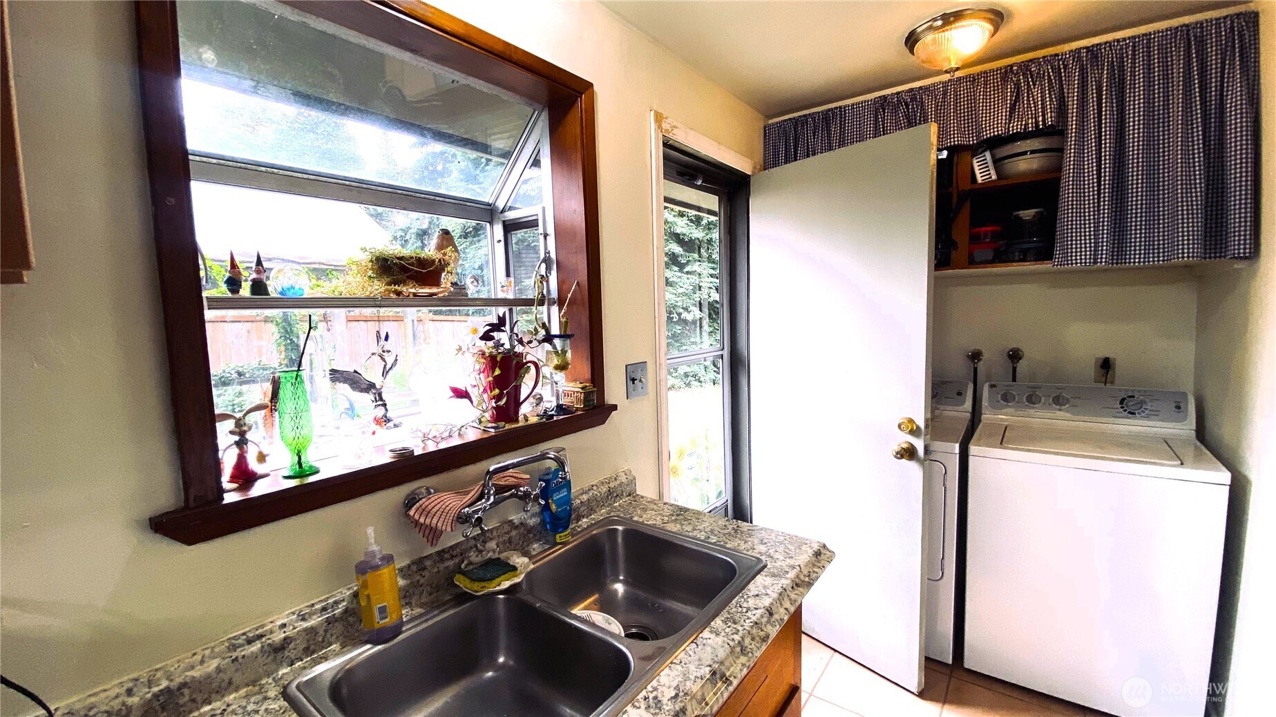 219 Southwest 305th Street Federal Way, WA 98023 - Photo 14 of 34