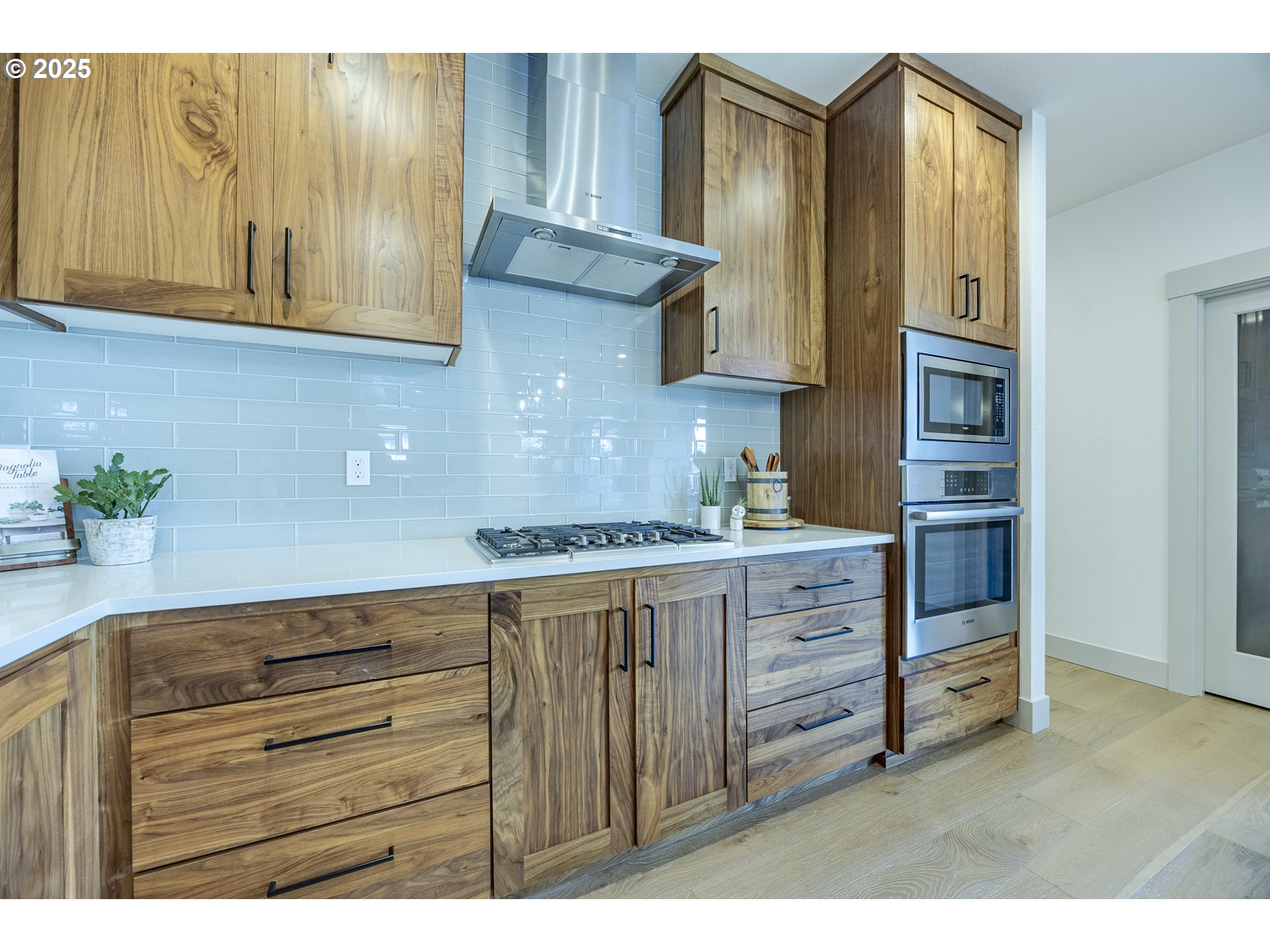 1968 John Day Drive Eugene, OR 97408 - Photo 11 of 35