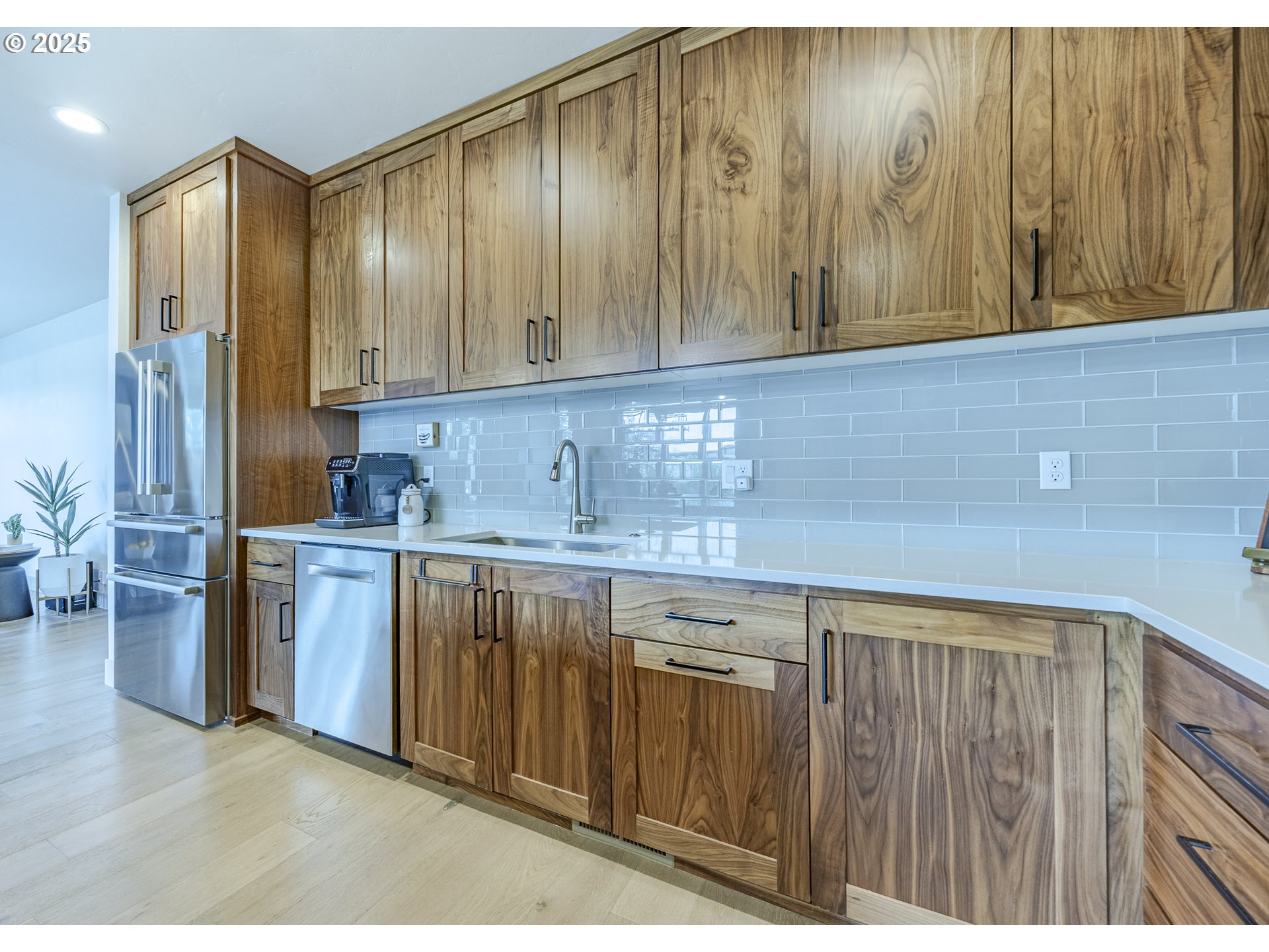 1968 John Day Drive Eugene, OR 97408 - Photo 12 of 35