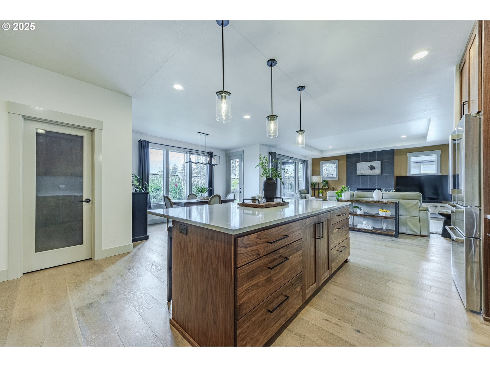 1968 John Day Drive Eugene, OR 97408 - Photo 15 of 35