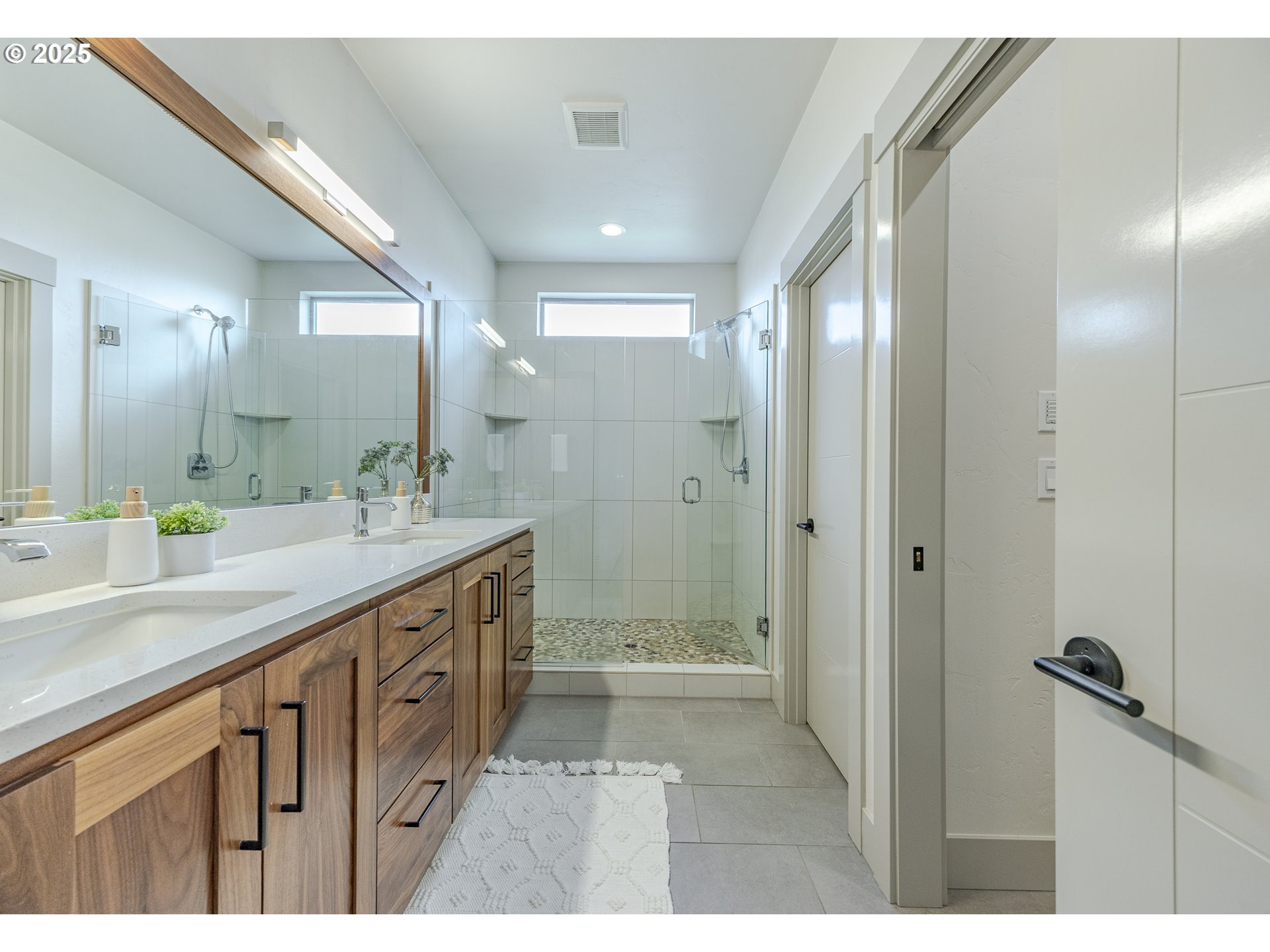 1968 John Day Drive Eugene, OR 97408 - Photo 27 of 35 Bedroom