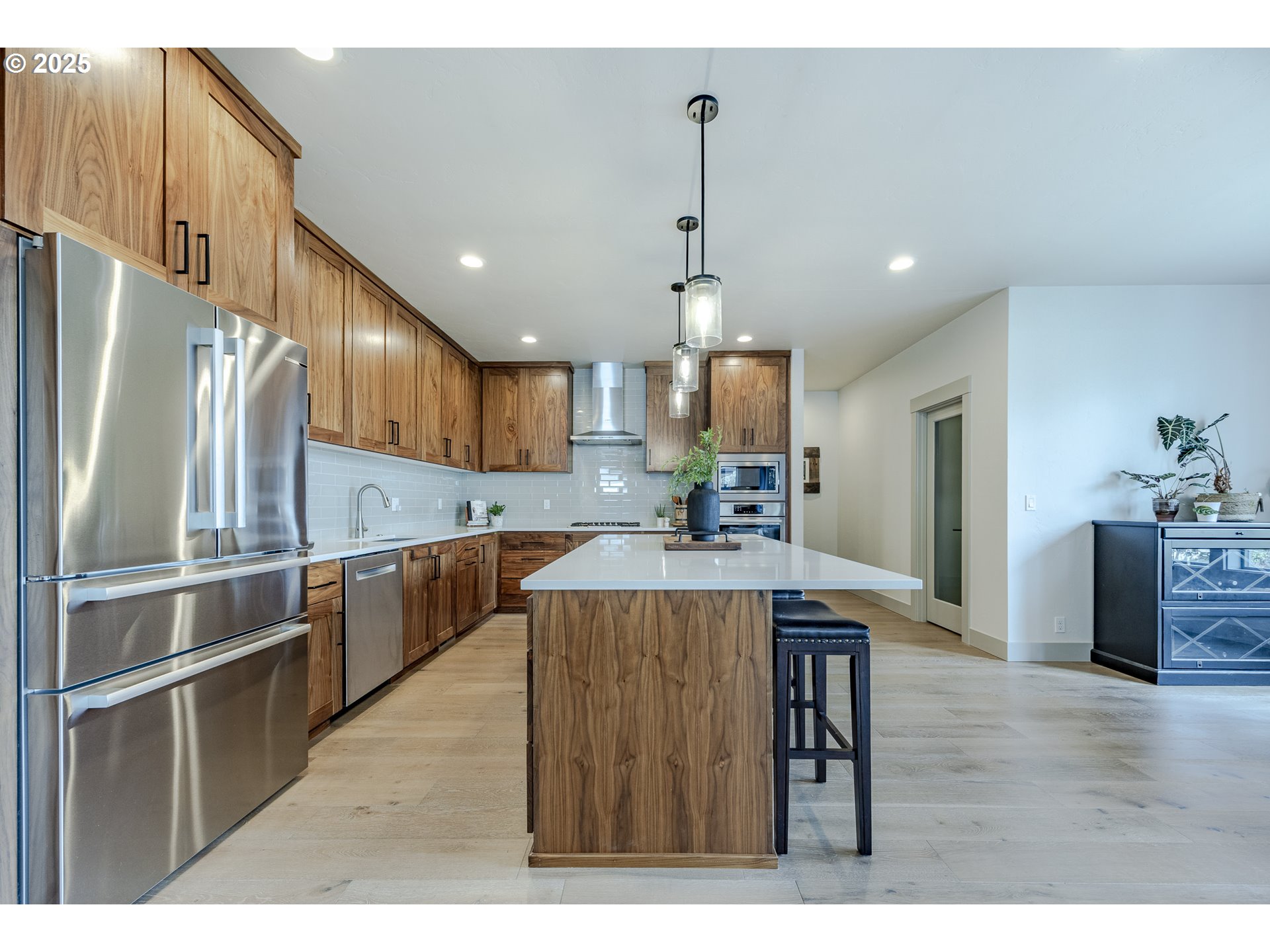 1968 John Day Drive Eugene, OR 97408 - Photo 10 of 35