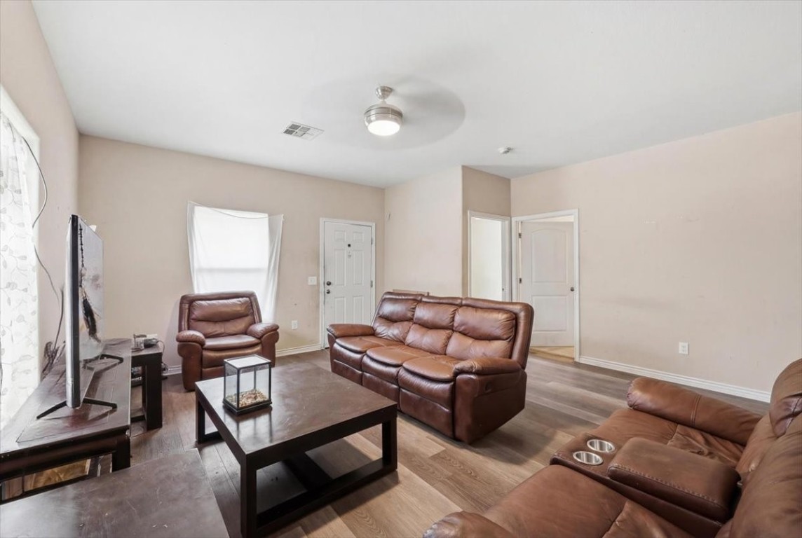 2495 Wilson Street Beaumont, TX 77703 - Photo 5 of 20