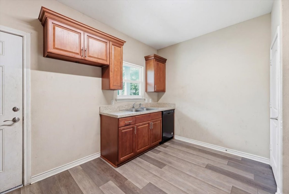 2495 Wilson Street Beaumont, TX 77703 - Photo 9 of 20