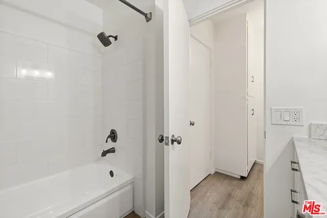 $2,995 | 4615 Finley Avenue, Unit 2, Los Angeles, CA 90027