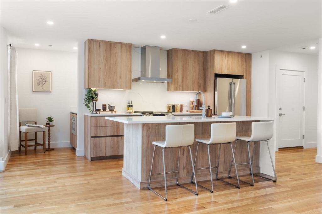 6 Gen Devine Way, Unit 1 Boston, MA 02127 - Photo 4 of 36