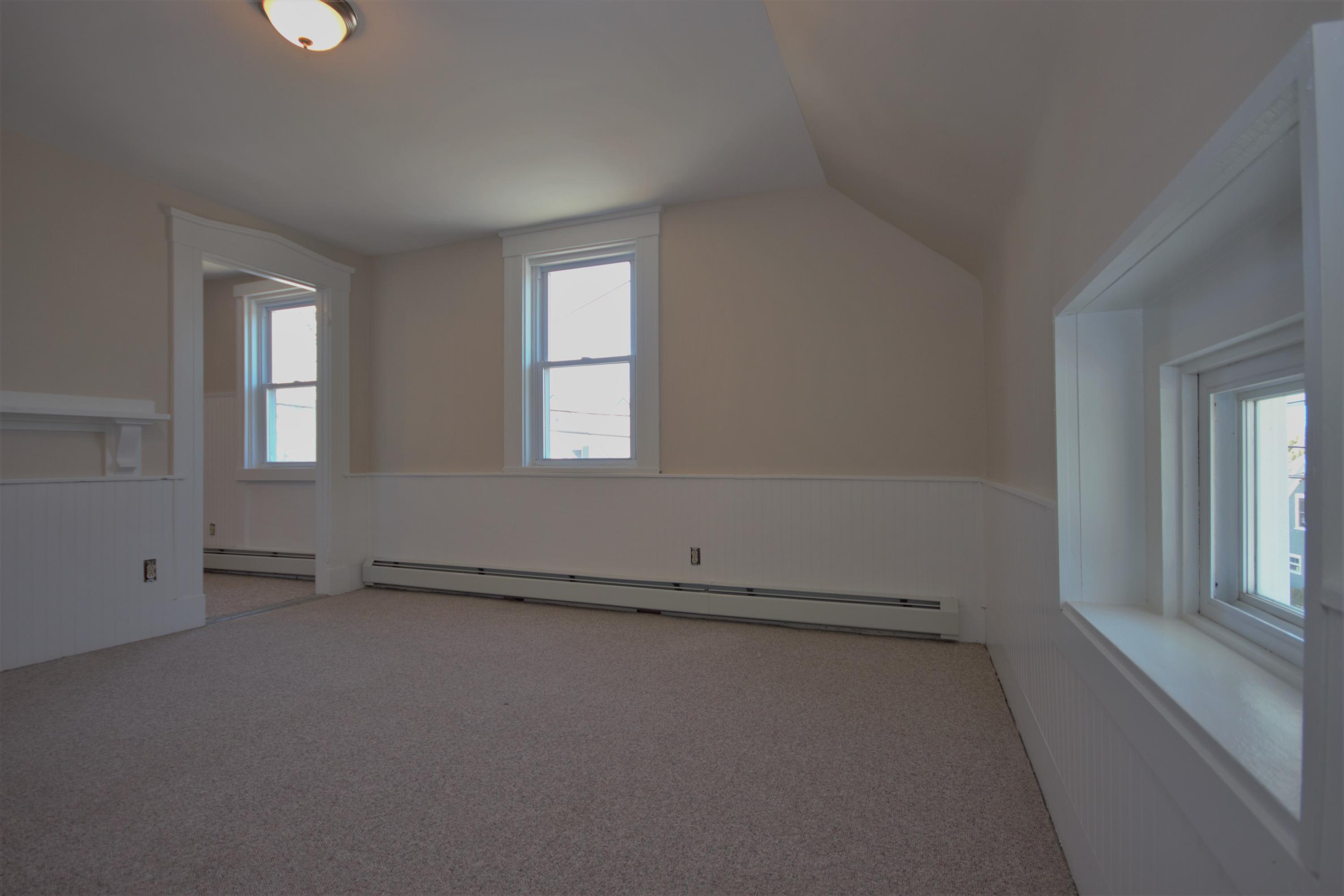 22 Rock Street Bangor, ME 04401 - Photo 23 of 40 19