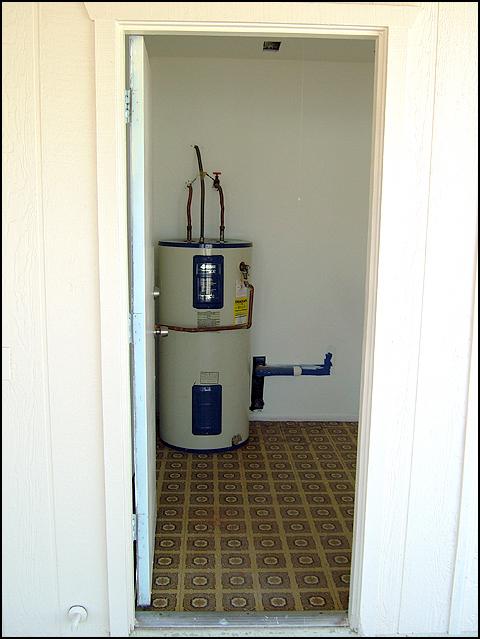 7138 West Hatcher Road Peoria, AZ 85345 - Photo 8 of 18 Large outside storage room