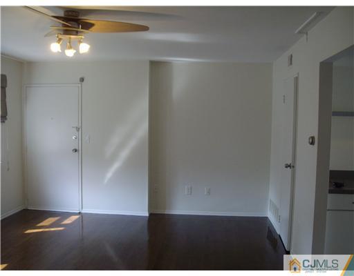 182 Evergreen Road, Unit 14 Edison, NJ 08837 - Photo 2 of 13 Gallery Image 2