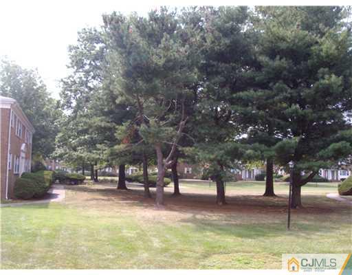 182 Evergreen Road, Unit 14 Edison, NJ 08837 - Photo 12 of 13 Gallery Image 12